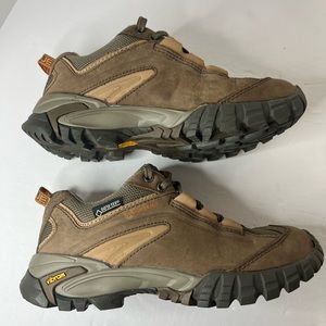 Women’s Vasque Mantra 2.0 Hiking Shoes Gore-Tex Size 6.5 M